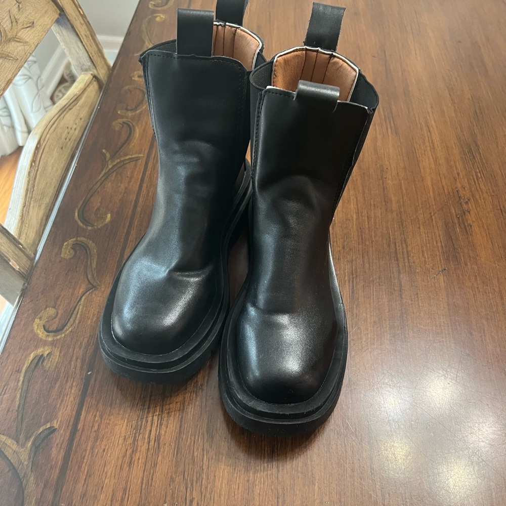 Blank ankle boots